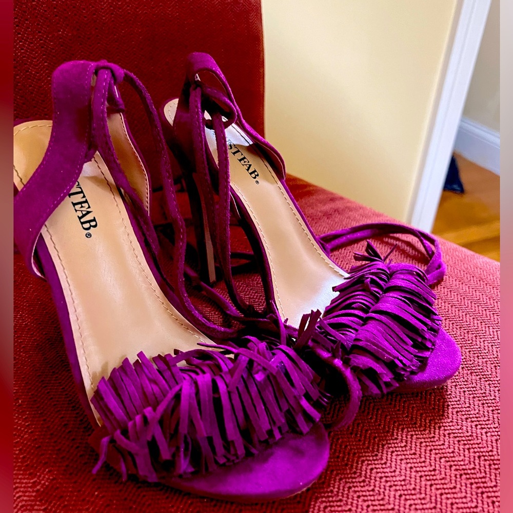 JustFab Heeled Tasseled  fringe Sandals sz 7
